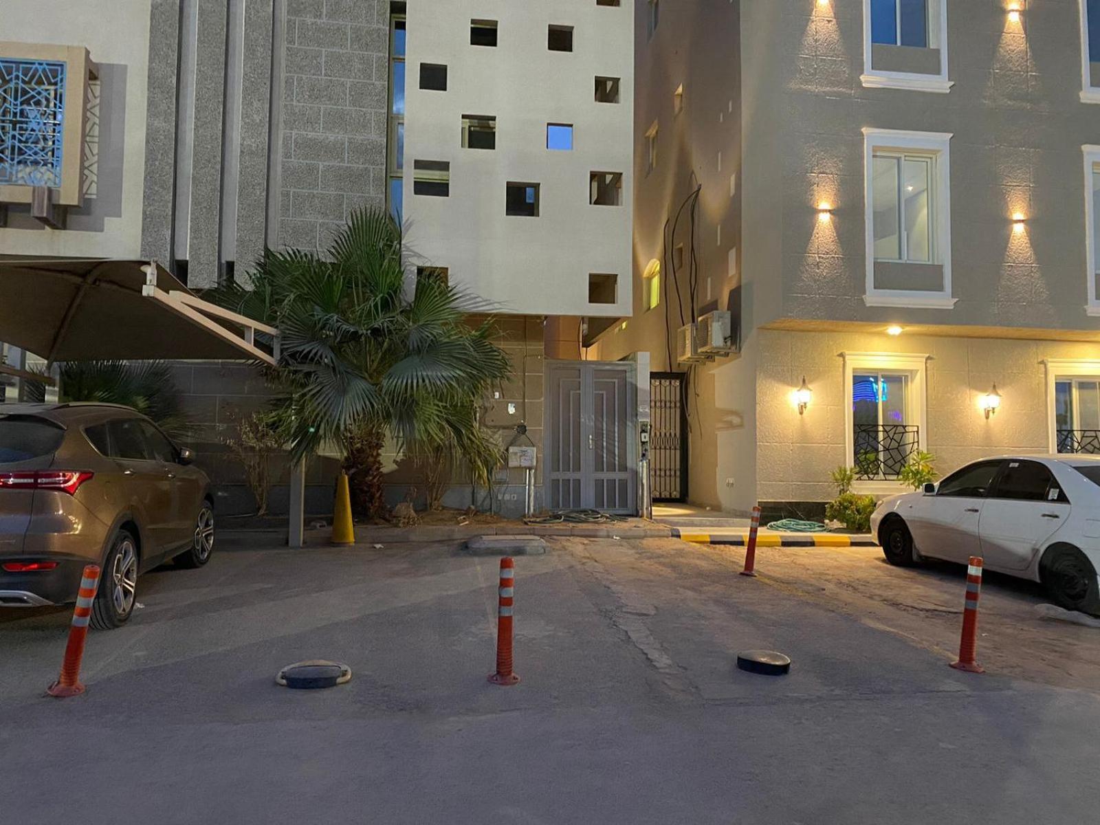 شقق مودرن مقابلة البوليفارد Rijád Kültér fotó